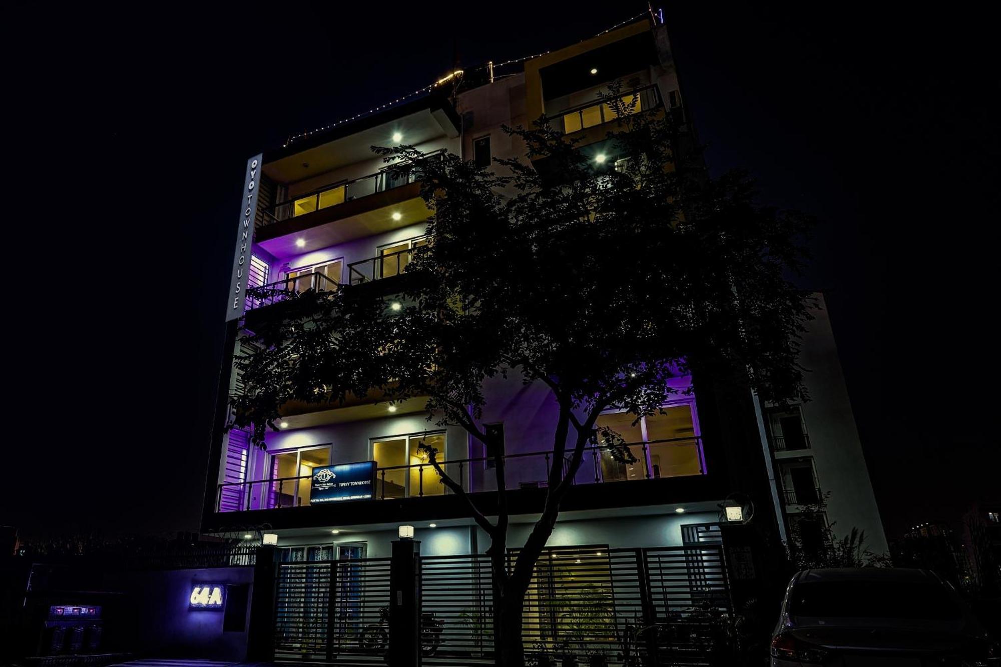 Super Townhouse Tipsyy Near Bestech Central Square Mall Gurgaon Dış mekan fotoğraf
