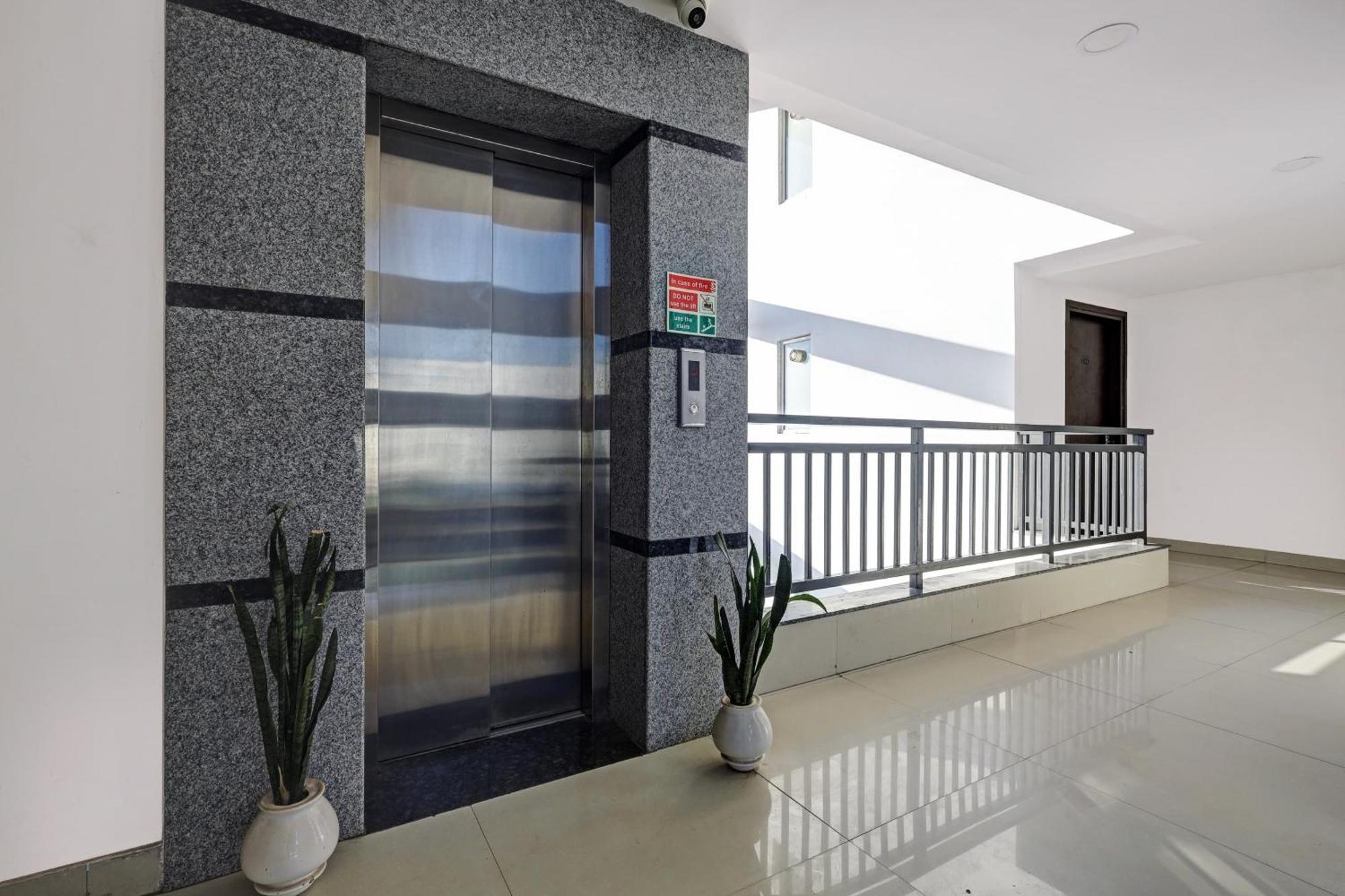 Super Townhouse Tipsyy Near Bestech Central Square Mall Gurgaon Dış mekan fotoğraf